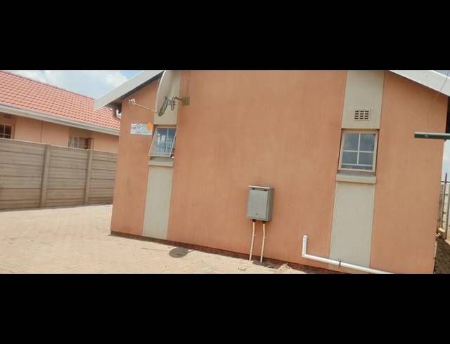 2 BEDROOM HOUSE FOR SALE IN SKY CITY